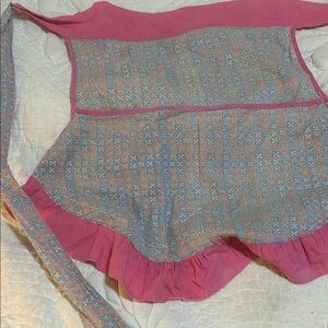 Vintage Pink & Gray Patterned Apron for child or very tiny woman.Cotton. Pockets